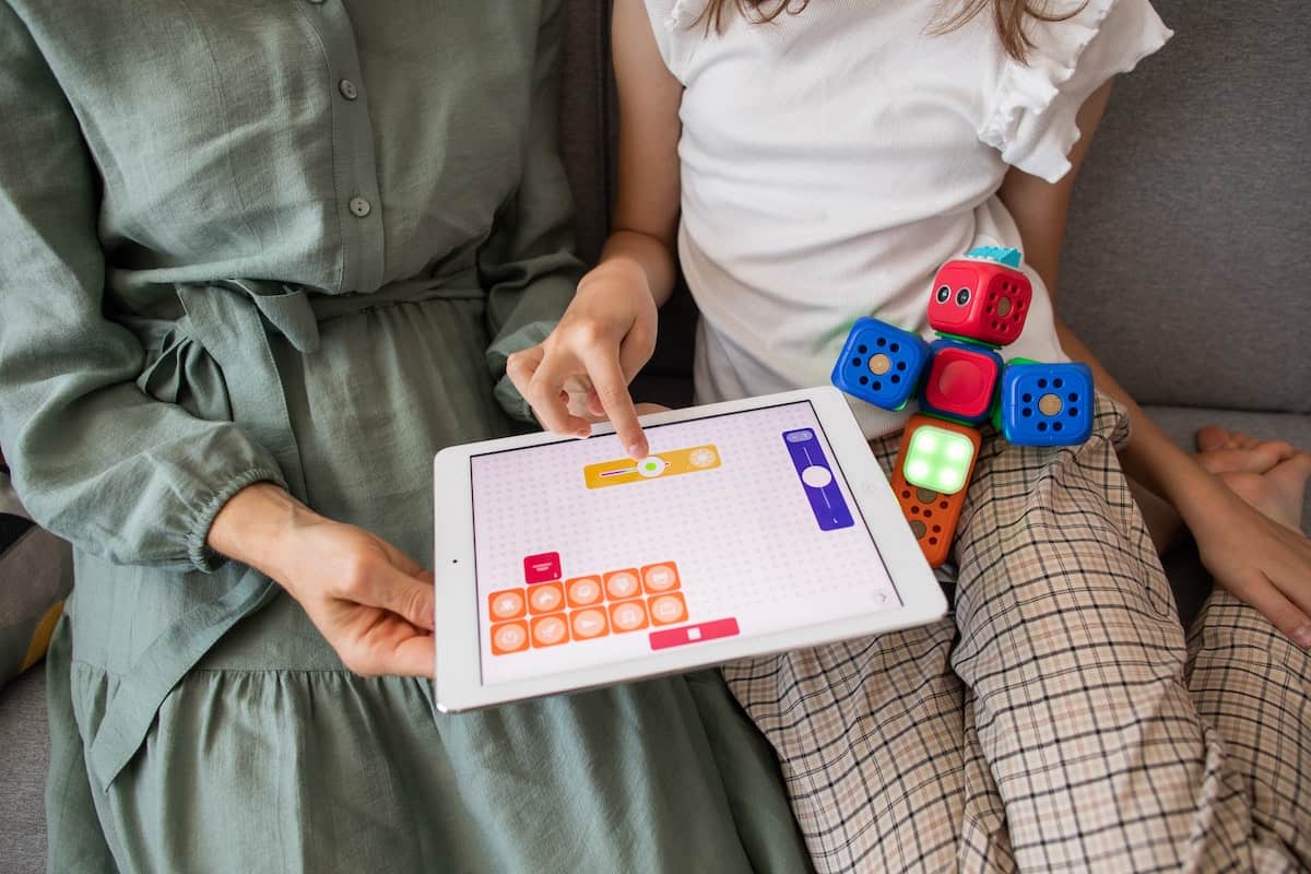 Teaching Children With Autism: 8 Essential Steps to Follow